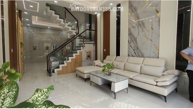 Aeon Tân Phú nhà 4 tầng mới xây, ngang lớn 4.5m không lộ giới, ô tô đổ cửa chỉ 6đ nhỏ